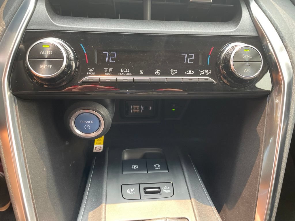 Used 2021 Toyota Venza LE w/ Carpet Mat Package (TMS) AWD/4WD image 17