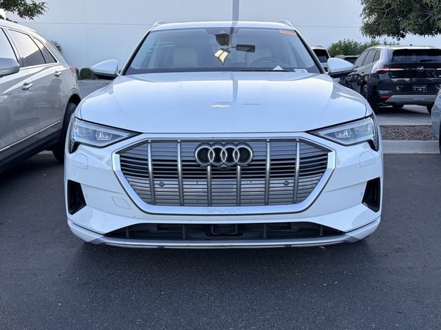 Used 2019 Audi e-tron Prestige w/ Prestige Package AWD/4WD image 2