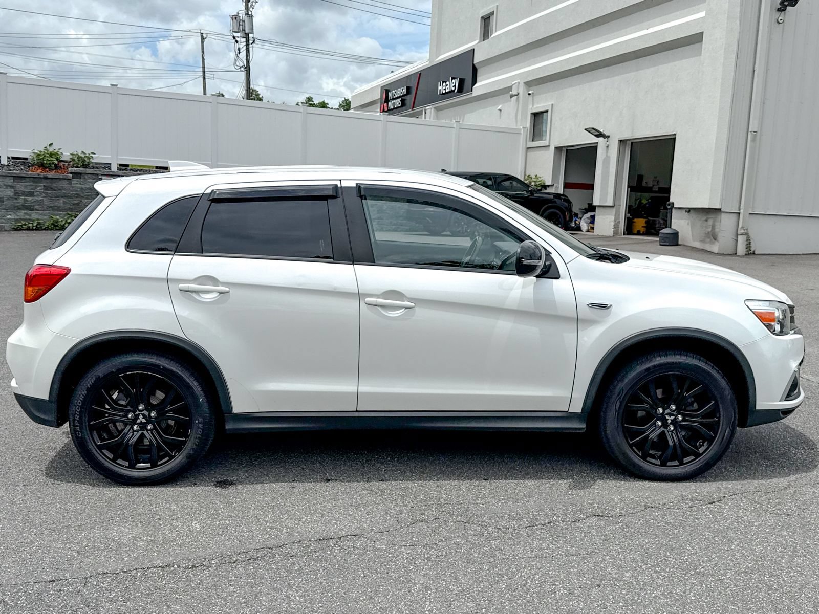 Used 2018 Mitsubishi Outlander Sport LE AWD/4WD image 9