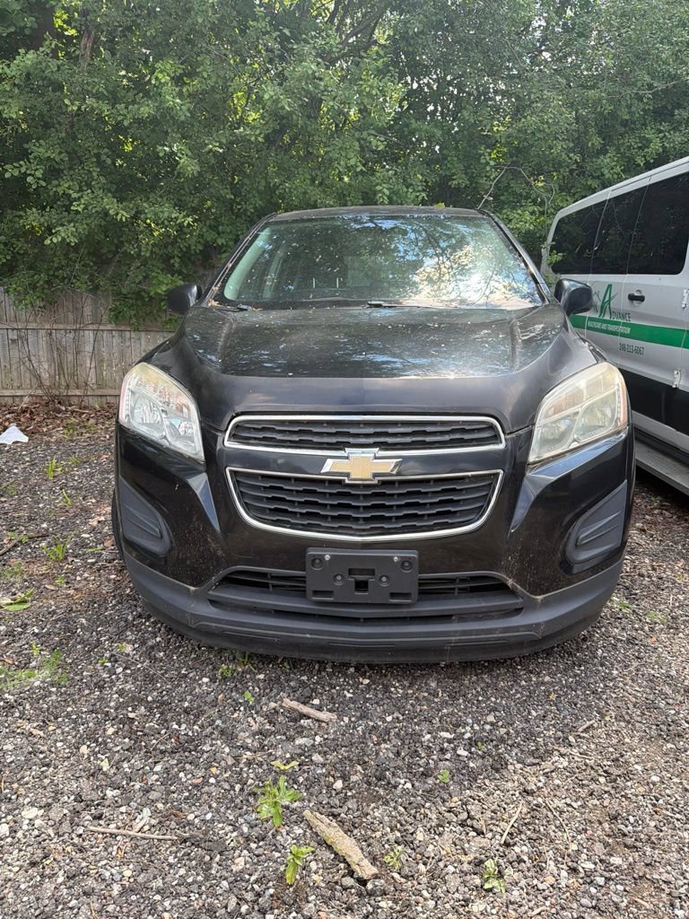 Used 2015 Chevrolet Trax LS FWD image 2