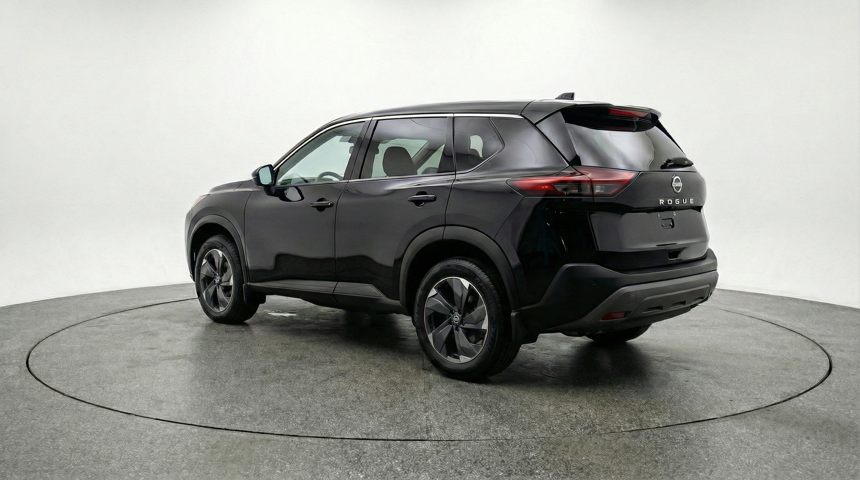 Used 2025 Nissan Rogue SV AWD/4WD image 6
