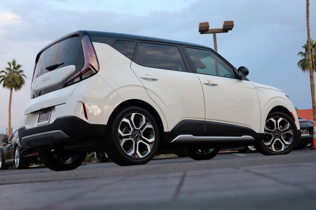 Used 2025 Kia Soul EX image 19