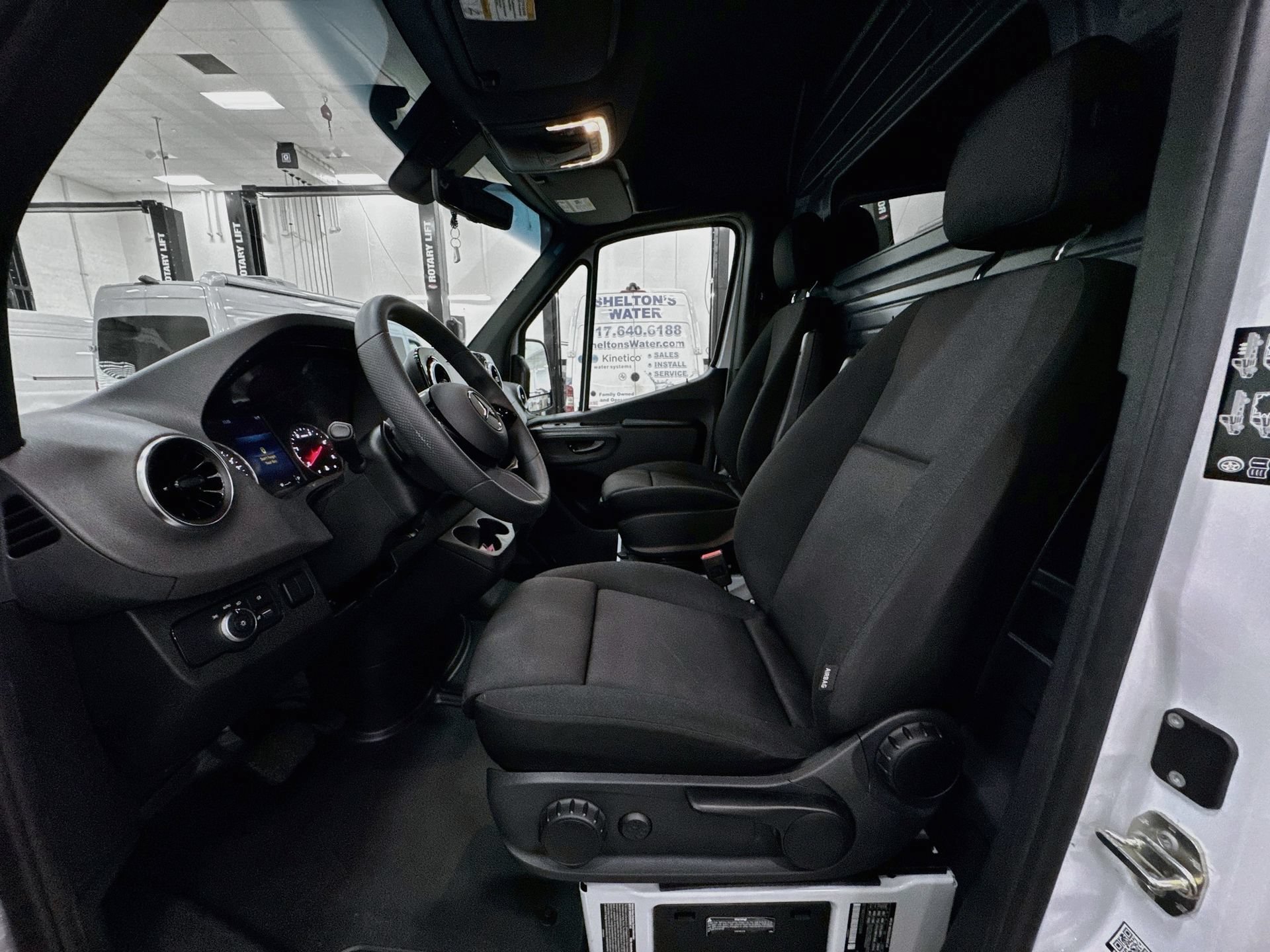 Used 2025 Mercedes-Benz Sprinter 3500 image 22