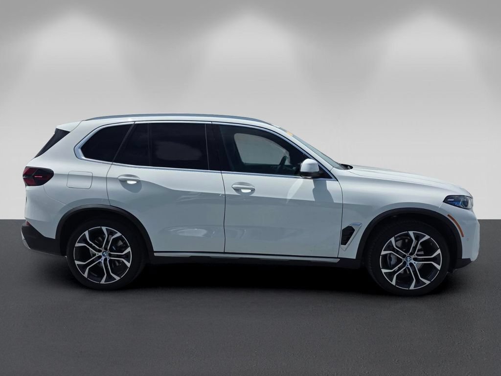 Used 2025 BMW X5 sDrive40i w/ Parking Assistance Package RWD image 3