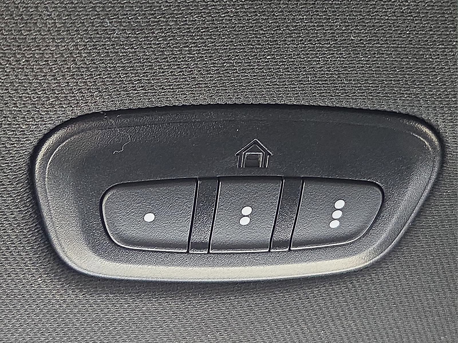 Used 2025 RAM 1500 Laramie AWD/4WD image 21