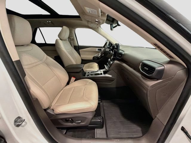 Used 2023 Ford Explorer Platinum w/ Technology Package AWD/4WD image 25