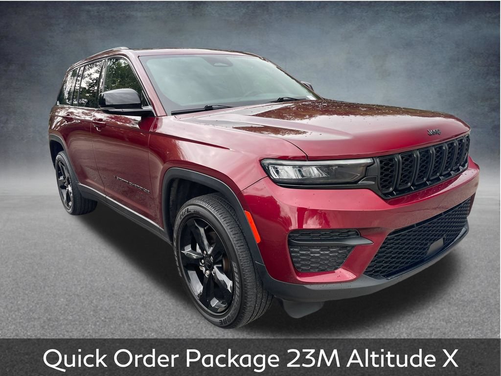 Used 2024 Jeep Grand Cherokee Altitude AWD/4WD image 2