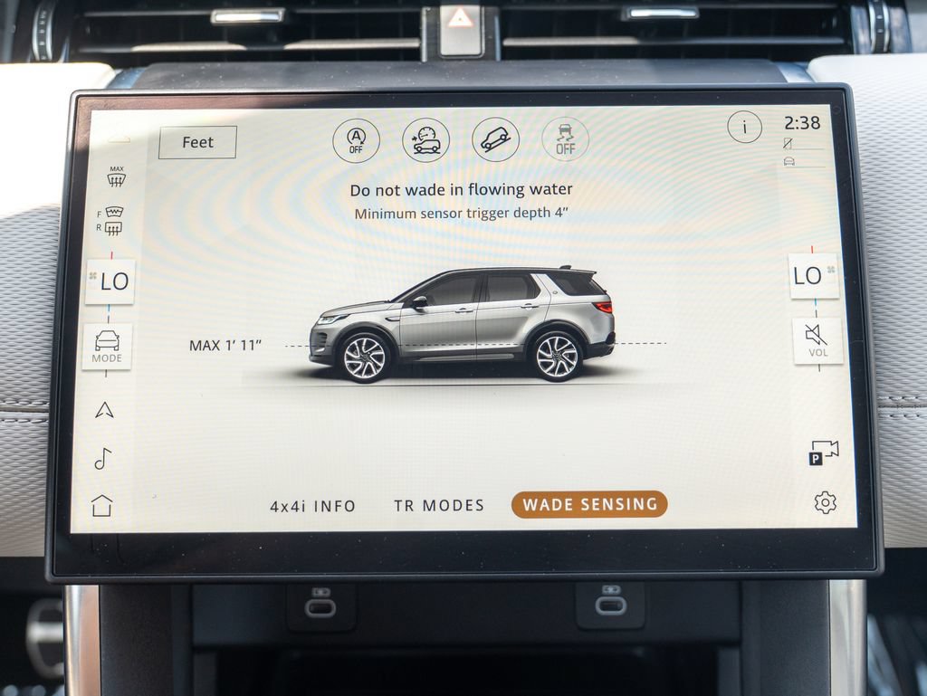 Certified 2025 Land Rover Discovery Sport Dynamic SE AWD/4WD image 28