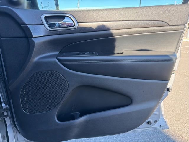 Used 2018 Jeep Grand Cherokee Laredo image 10