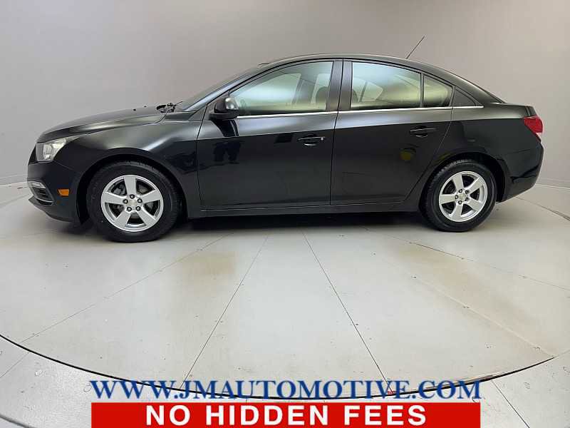 Used 2016 Chevrolet Cruze LT image 2