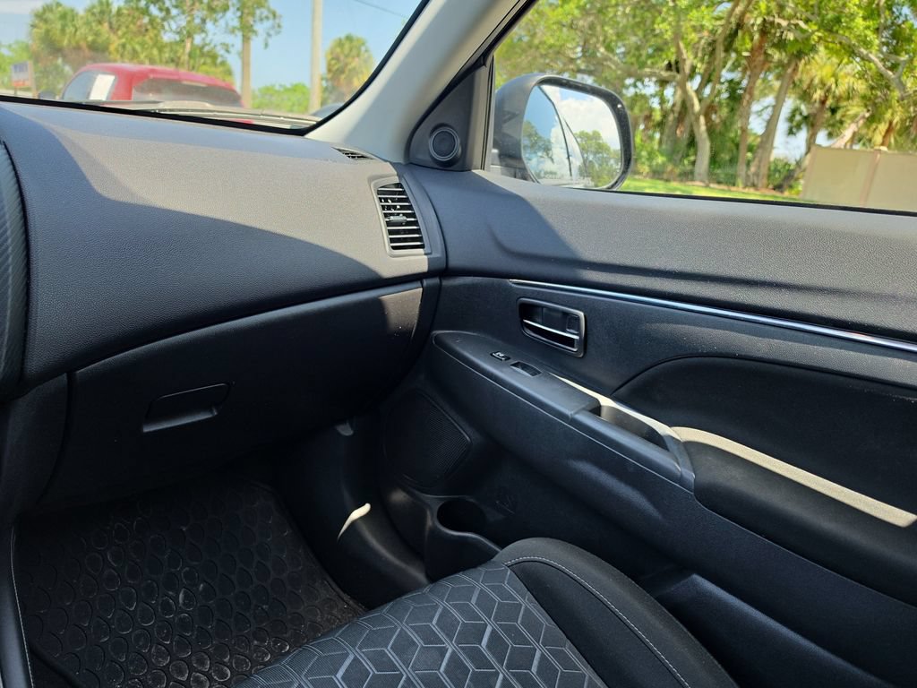 Used 2024 Mitsubishi Outlander Sport ES AWD/4WD image 9