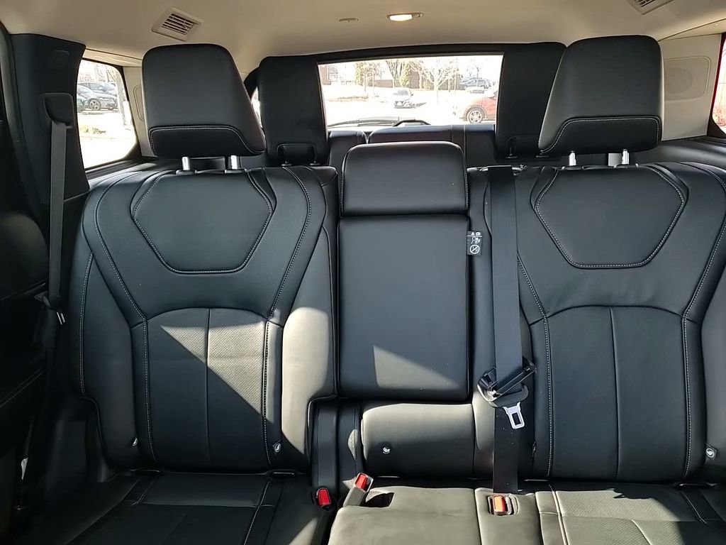 Used 2025 INFINITI QX60 Pure image 32