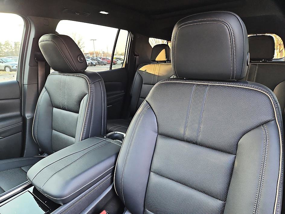 New 2026 Chevrolet Traverse High Country image 16