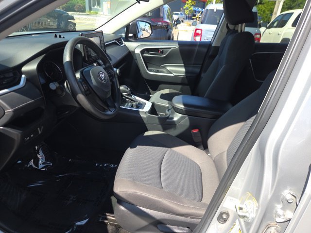 Used 2022 Toyota RAV4 LE AWD/4WD image 14