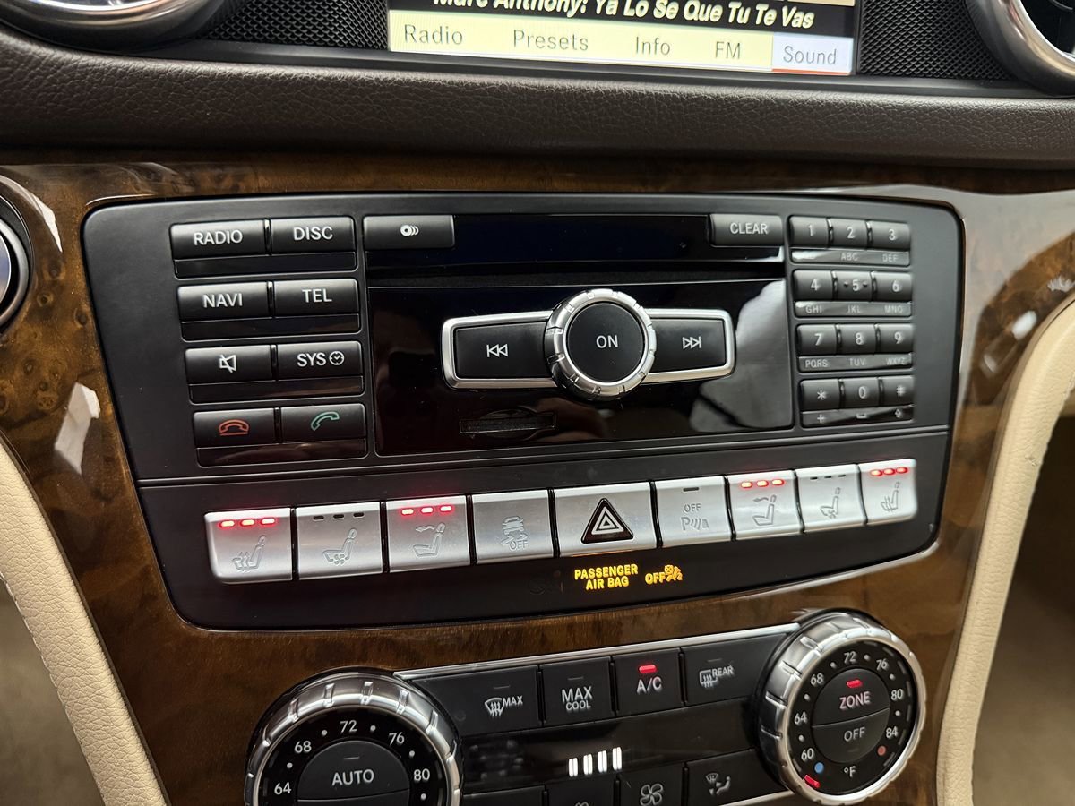 Used 2013 Mercedes-Benz SL 550 image 33