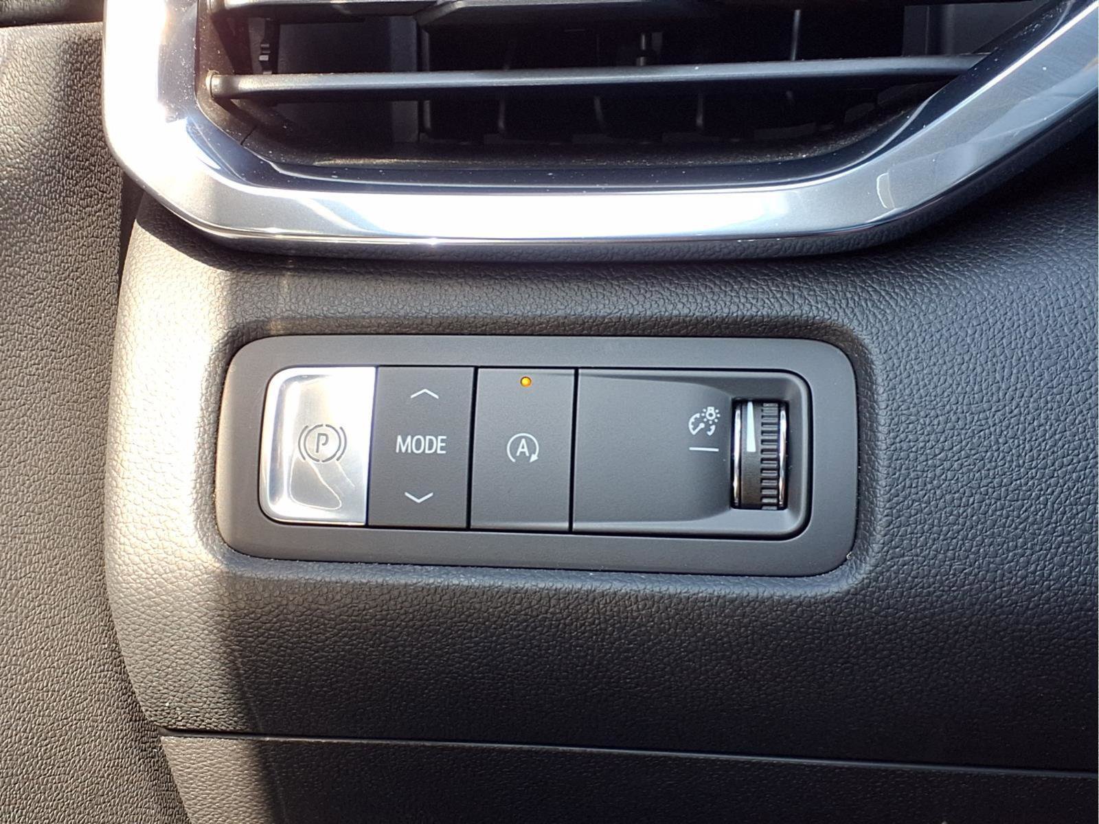Used 2026 GMC Acadia Elevation w/ Elevation Premium Package FWD image 14