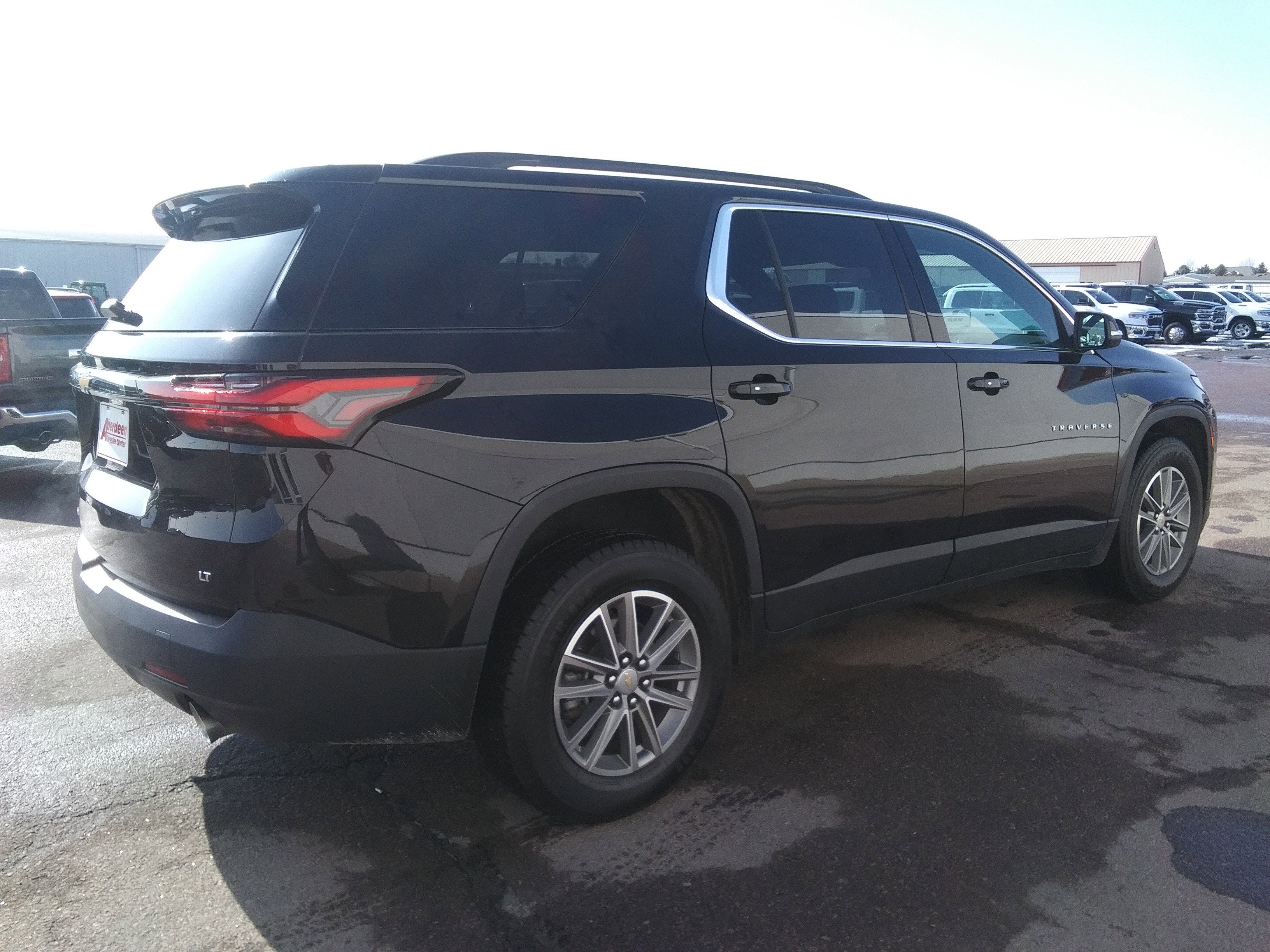 Used 2023 Chevrolet Traverse LT image 5