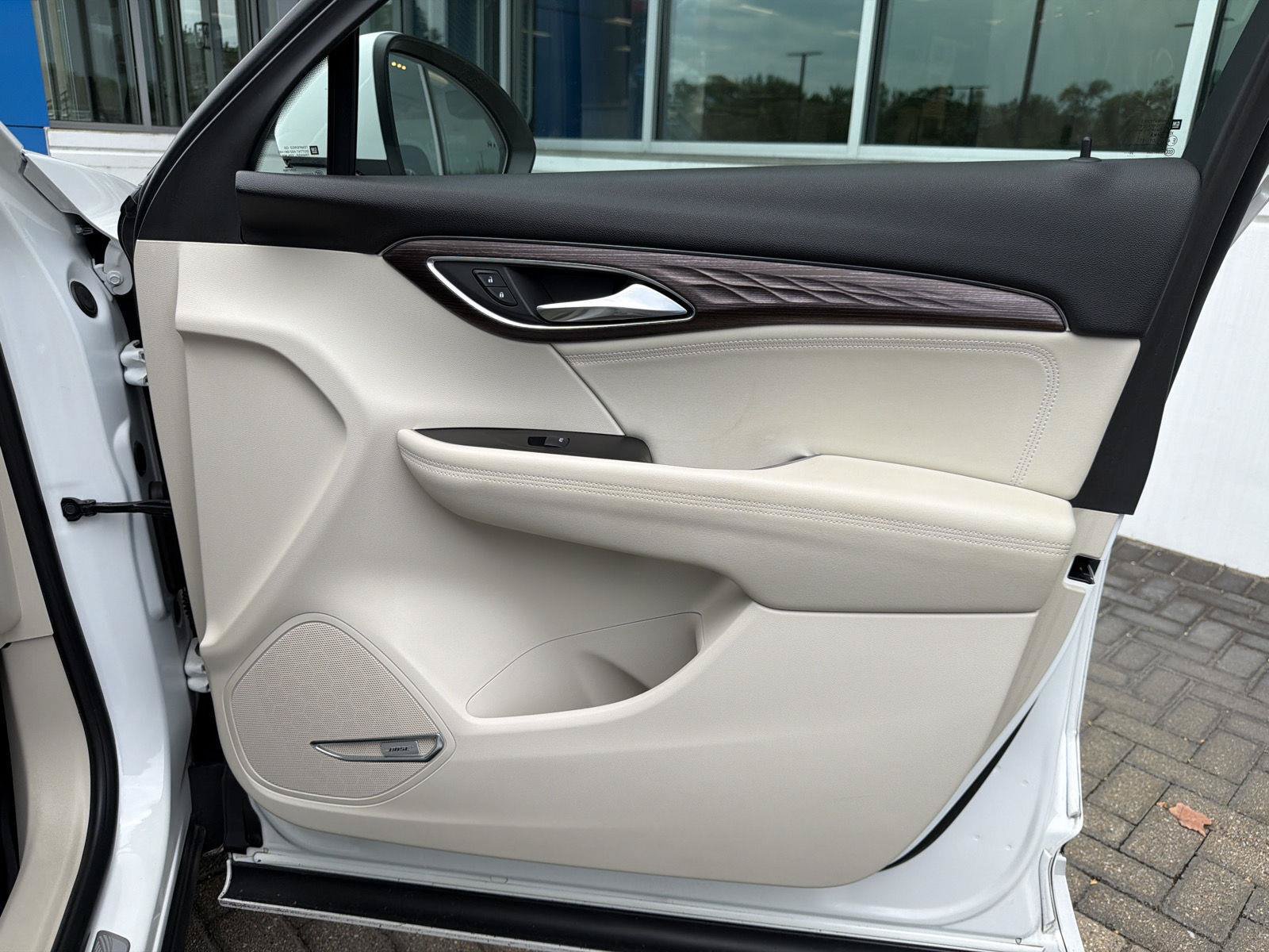 Used 2021 Buick Envision Avenir AWD/4WD image 37