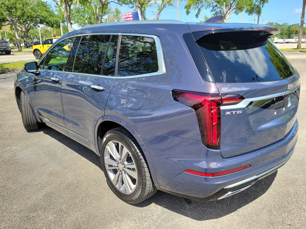 Used 2025 Cadillac XT6 Premium Luxury w/ Technology Package image 3