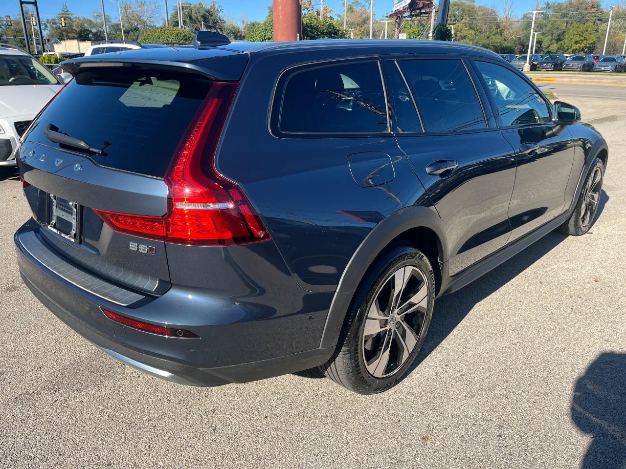 Used 2024 Volvo V60 B5 Cross Country Plus AWD/4WD image 6