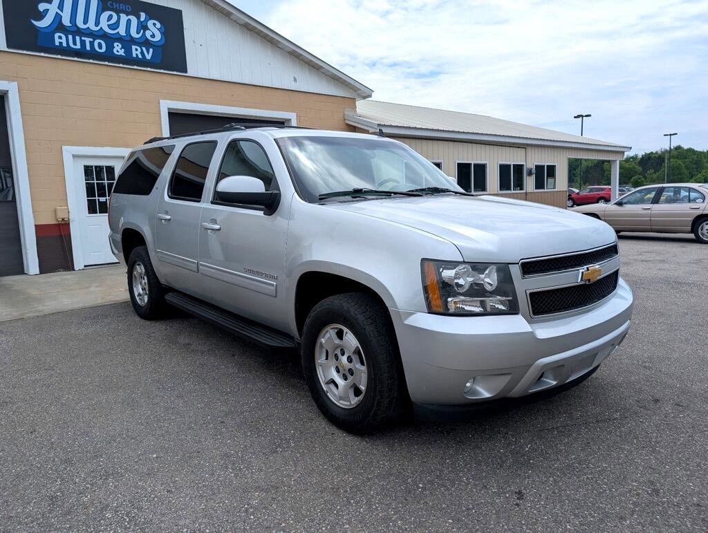 Used 2012 Chevrolet Suburban LT w/ Luxury Package image 3