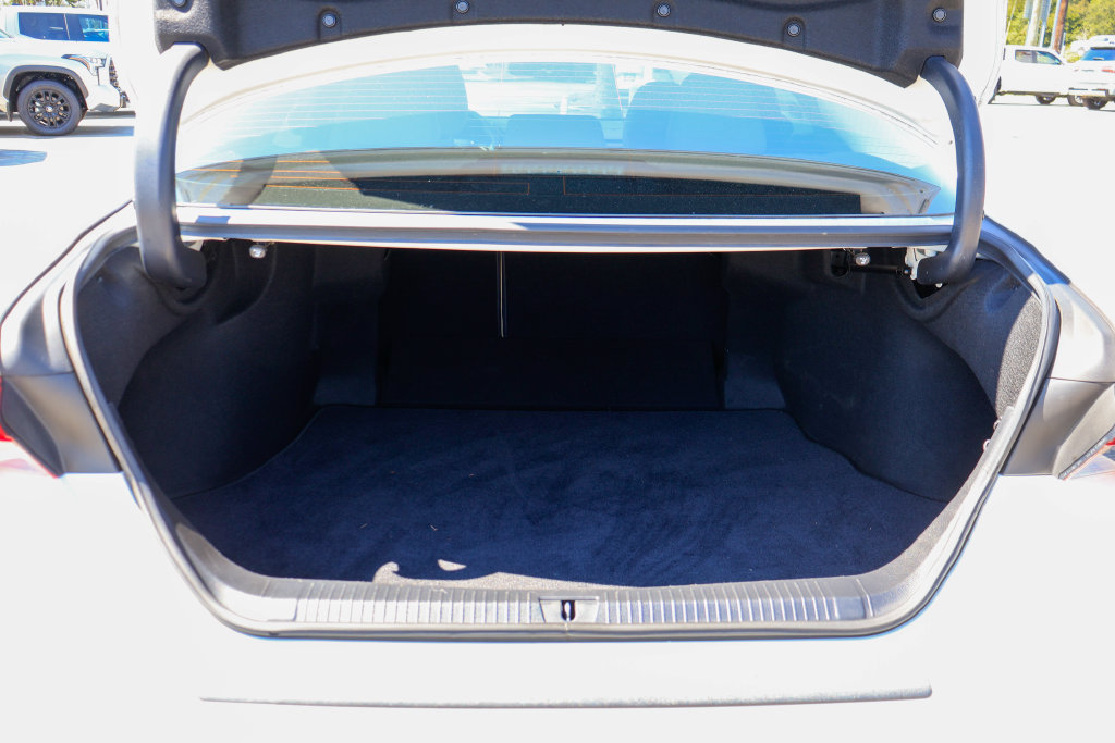 Used 2021 Toyota Avalon XLE w/ Moonroof Package FWD image 28