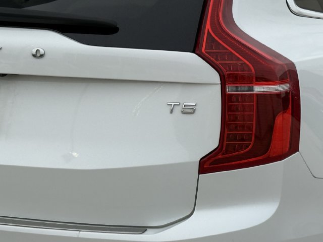 Used 2021 Volvo XC90 T5 Momentum w/ Climate Package FWD image 8