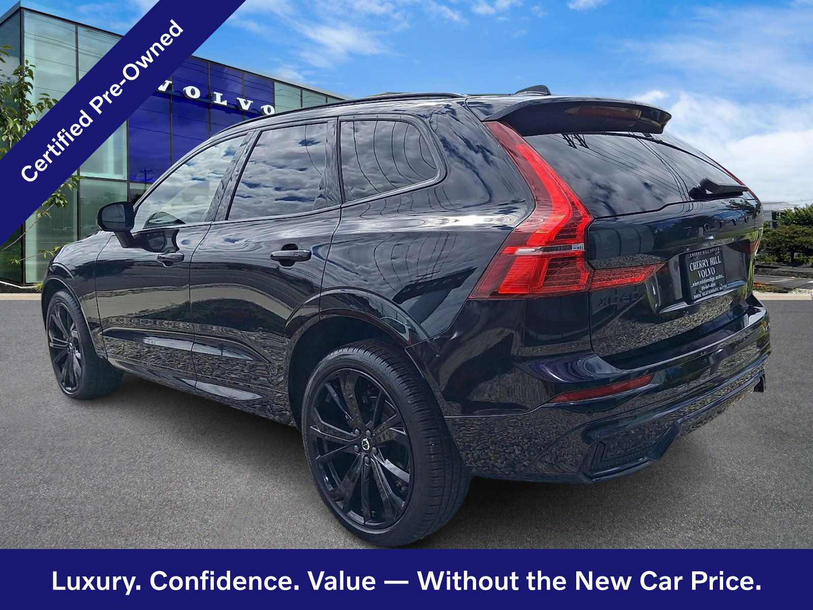 Certified 2025 Volvo XC60 B5 Ultra AWD/4WD image 5