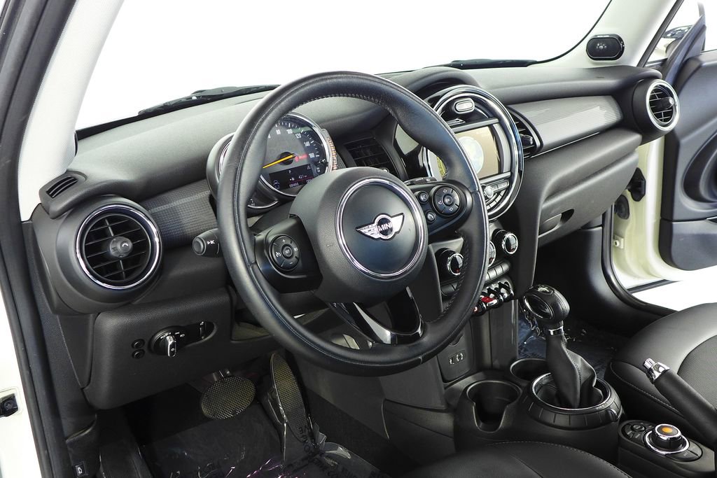 Used 2015 MINI Cooper 2-Door Hardtop image 25