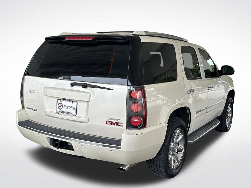 Used 2014 GMC Yukon Denali RWD image 7