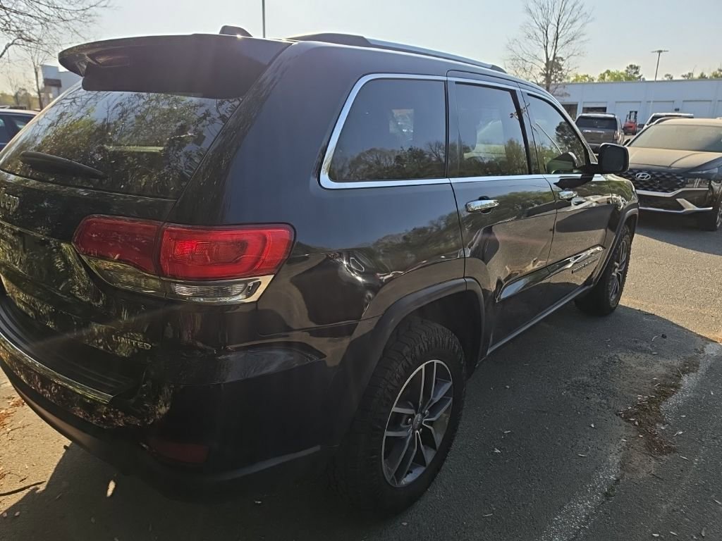 Used 2018 Jeep Grand Cherokee Limited AWD/4WD image 3