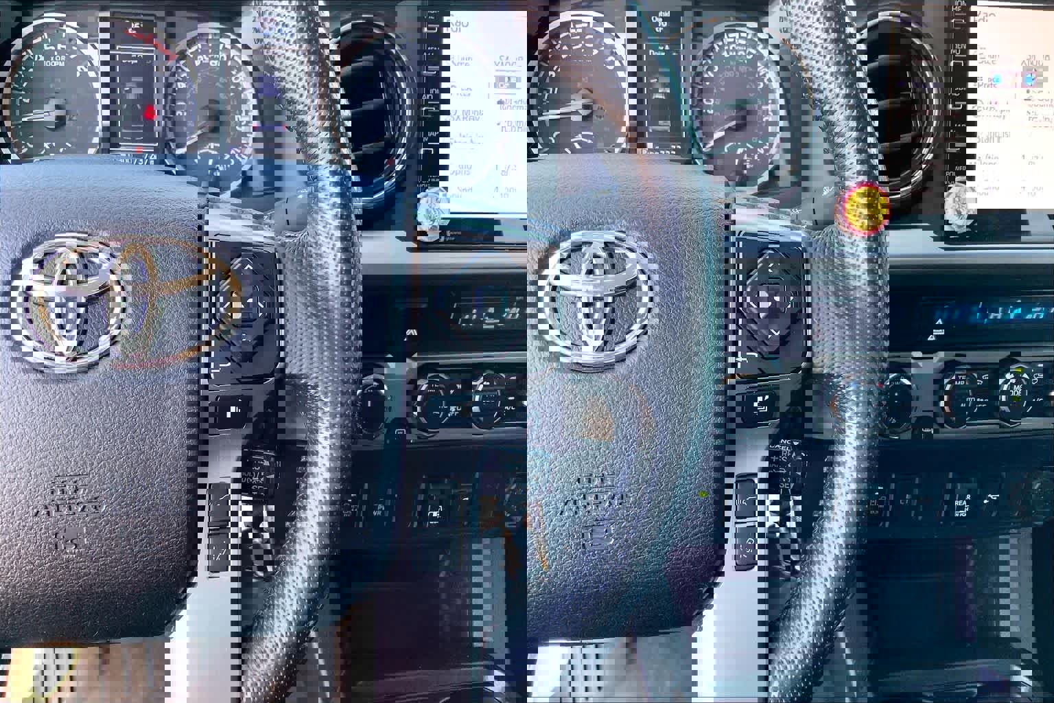 Used 2021 Toyota Tacoma SR5 w/ Technology Package AWD/4WD image 25