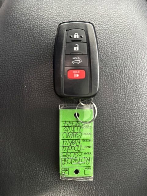 Used 2025 Toyota RAV4 XLE AWD/4WD image 32