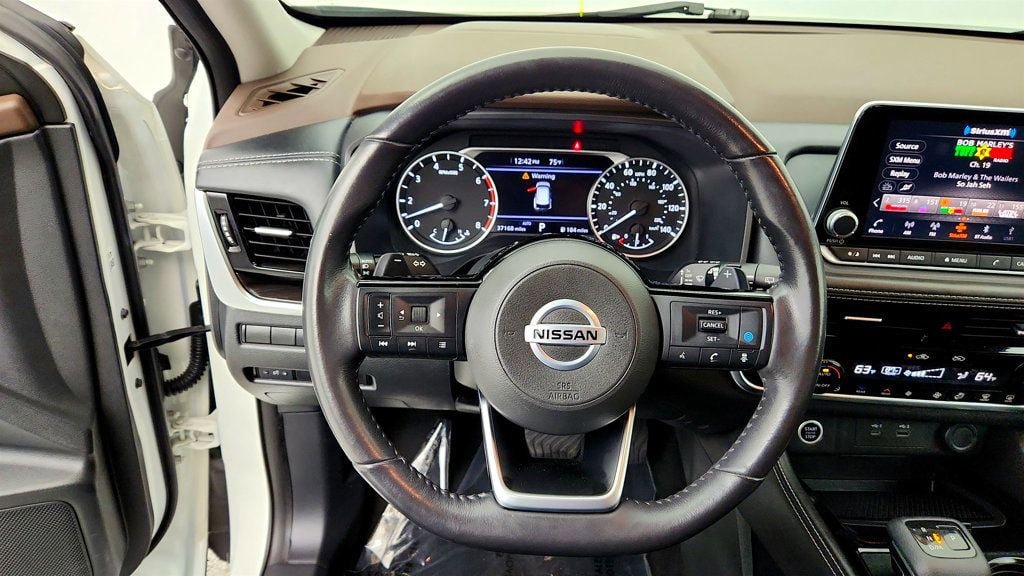 Used 2021 Nissan Rogue SL AWD/4WD image 14