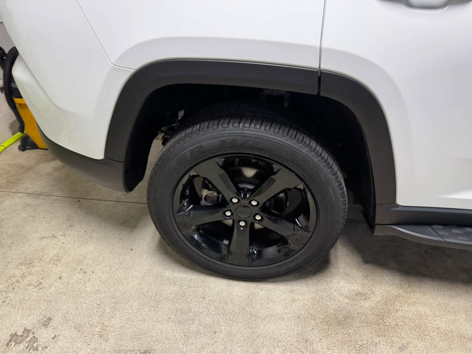 Certified 2024 Jeep Grand Cherokee Altitude image 7