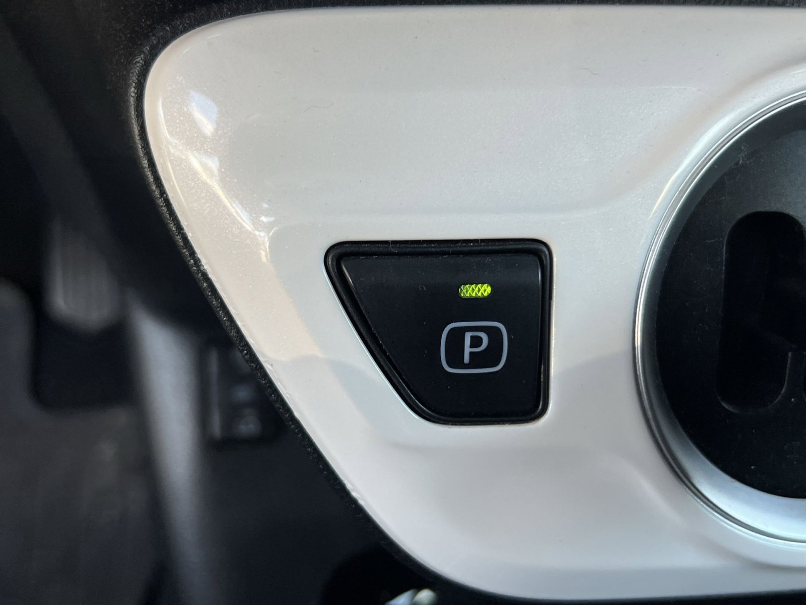 Used 2019 Toyota Prius Prime Plus image 32