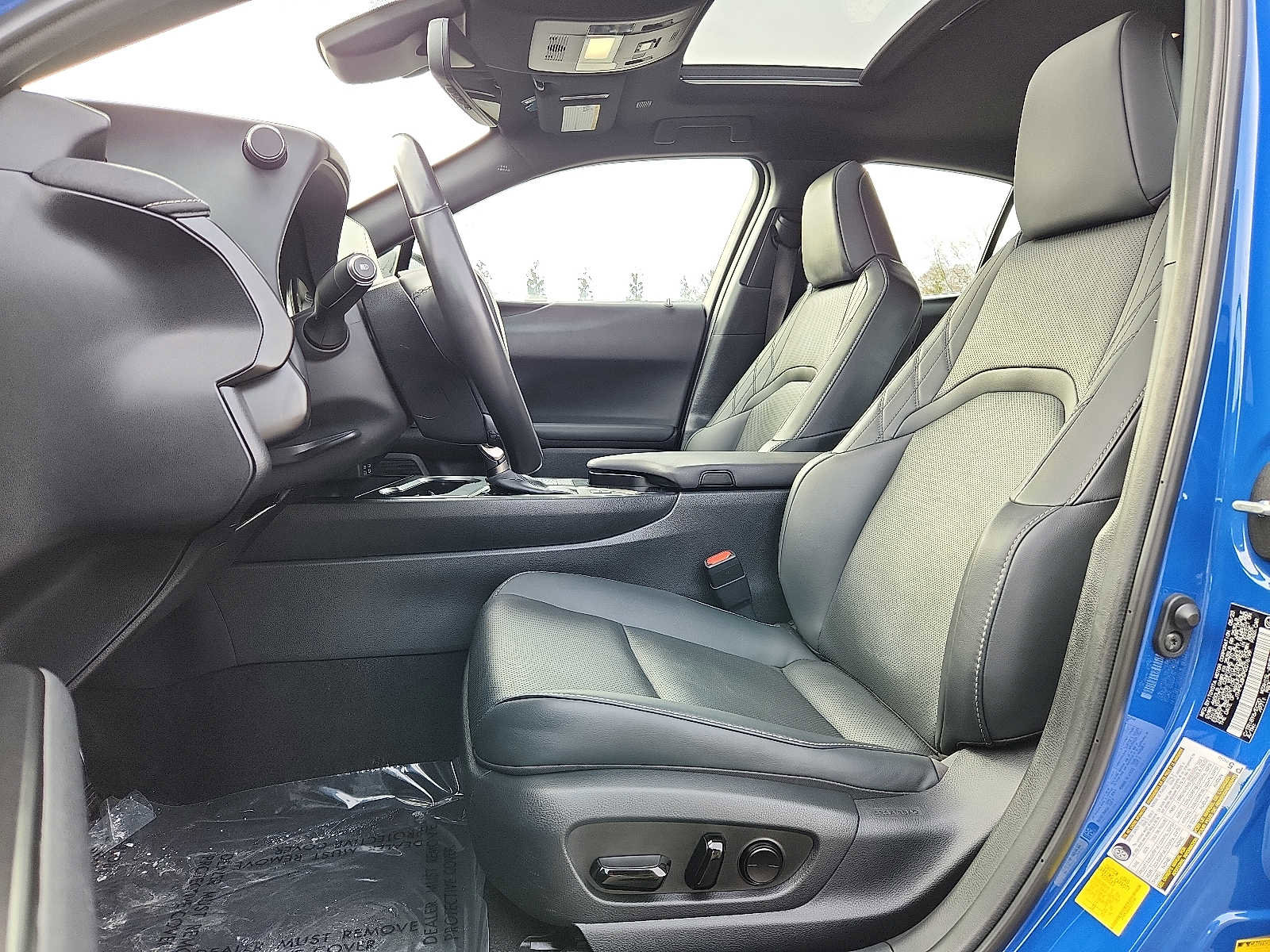 Used 2024 Lexus UX 250h AWD w/ Premium Package image 13