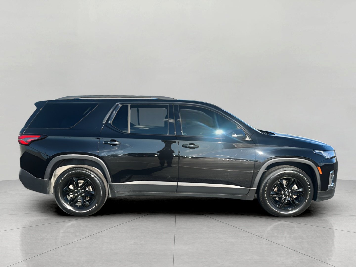 Used 2023 Chevrolet Traverse LT w/ Midnight/Sport Edition AWD/4WD image 8