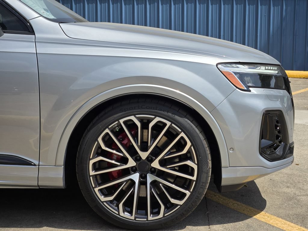 New 2026 Audi SQ7 Prestige AWD/4WD image 13
