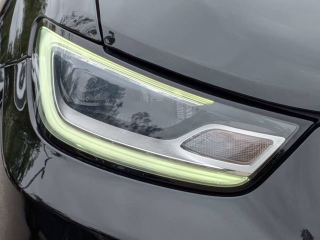 Used 2023 Chrysler Pacifica Touring-L w/ S Appearance Package FWD image 7
