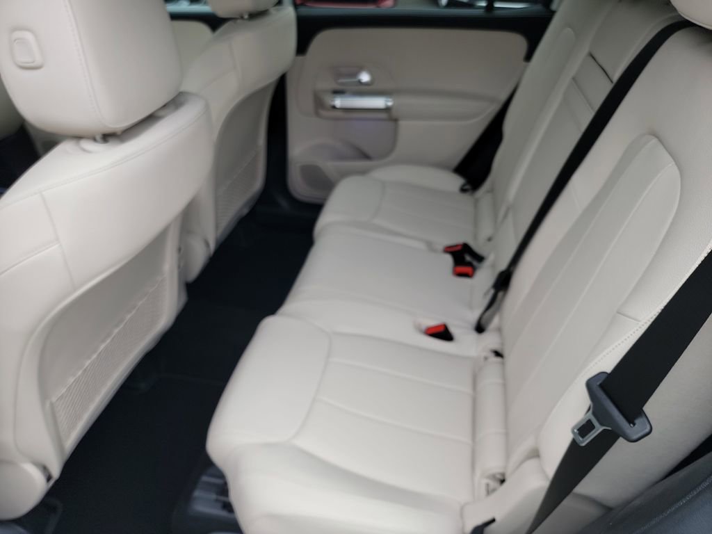 New 2025 Mercedes-Benz GLB 250 4MATIC image 10