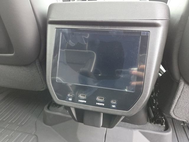 New 2026 GMC Yukon XL AT4 Ultimate w/ LPO, Illumination Package image 17