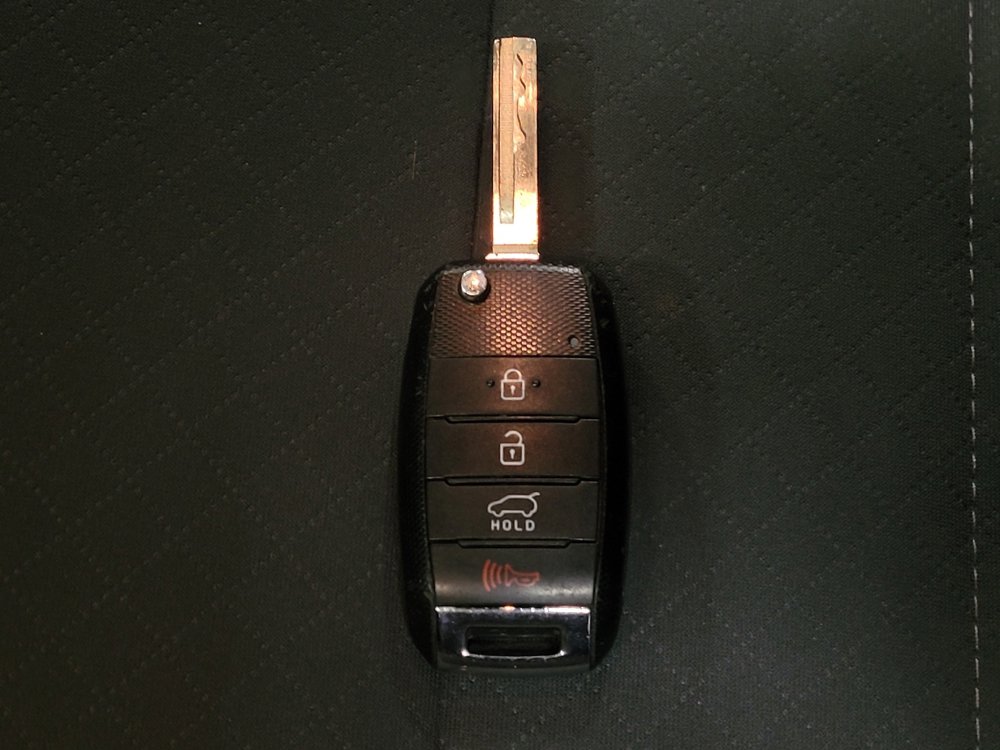 Used 2017 Kia Sorento LX image 32