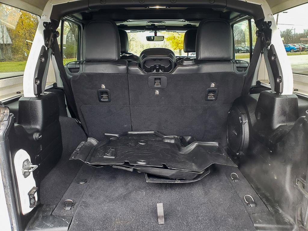 Used 2018 Jeep Wrangler Unlimited Sahara w/ Dual Top Group image 29