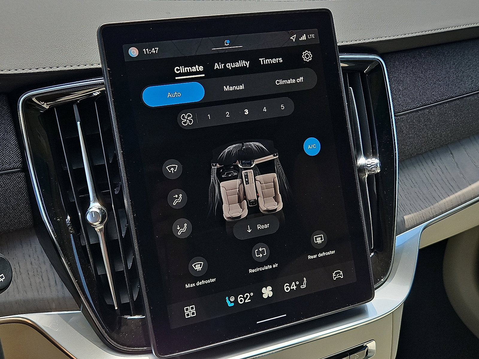 New 2026 Volvo XC90 T8 Ultra w/ Protection Package Premier image 13