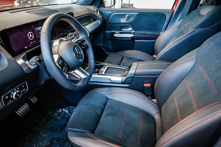 Used 2024 Mercedes-Benz EQB 300 4MATIC image 18