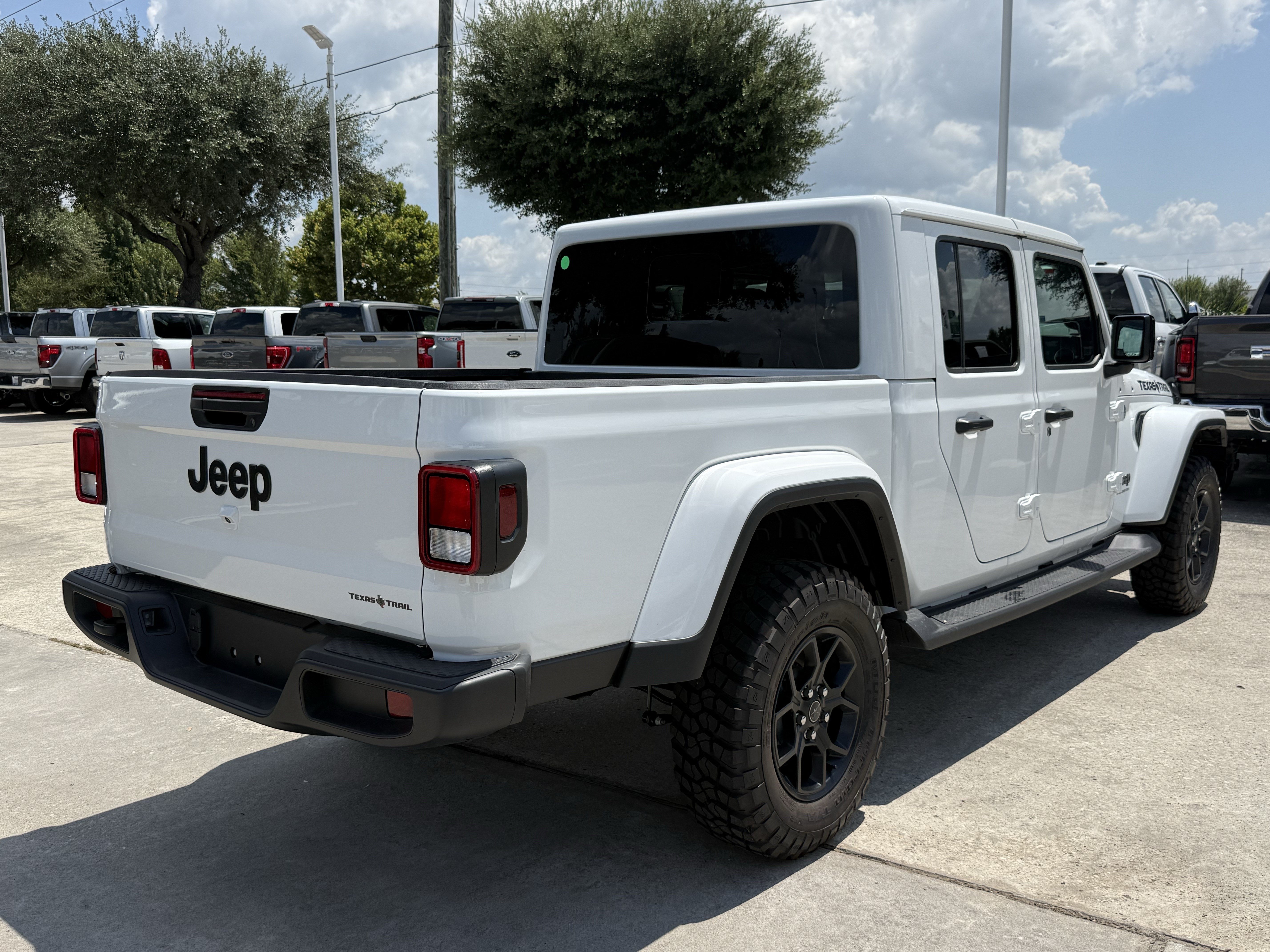 New 2026 Jeep Gladiator Mojave AWD/4WD image 5