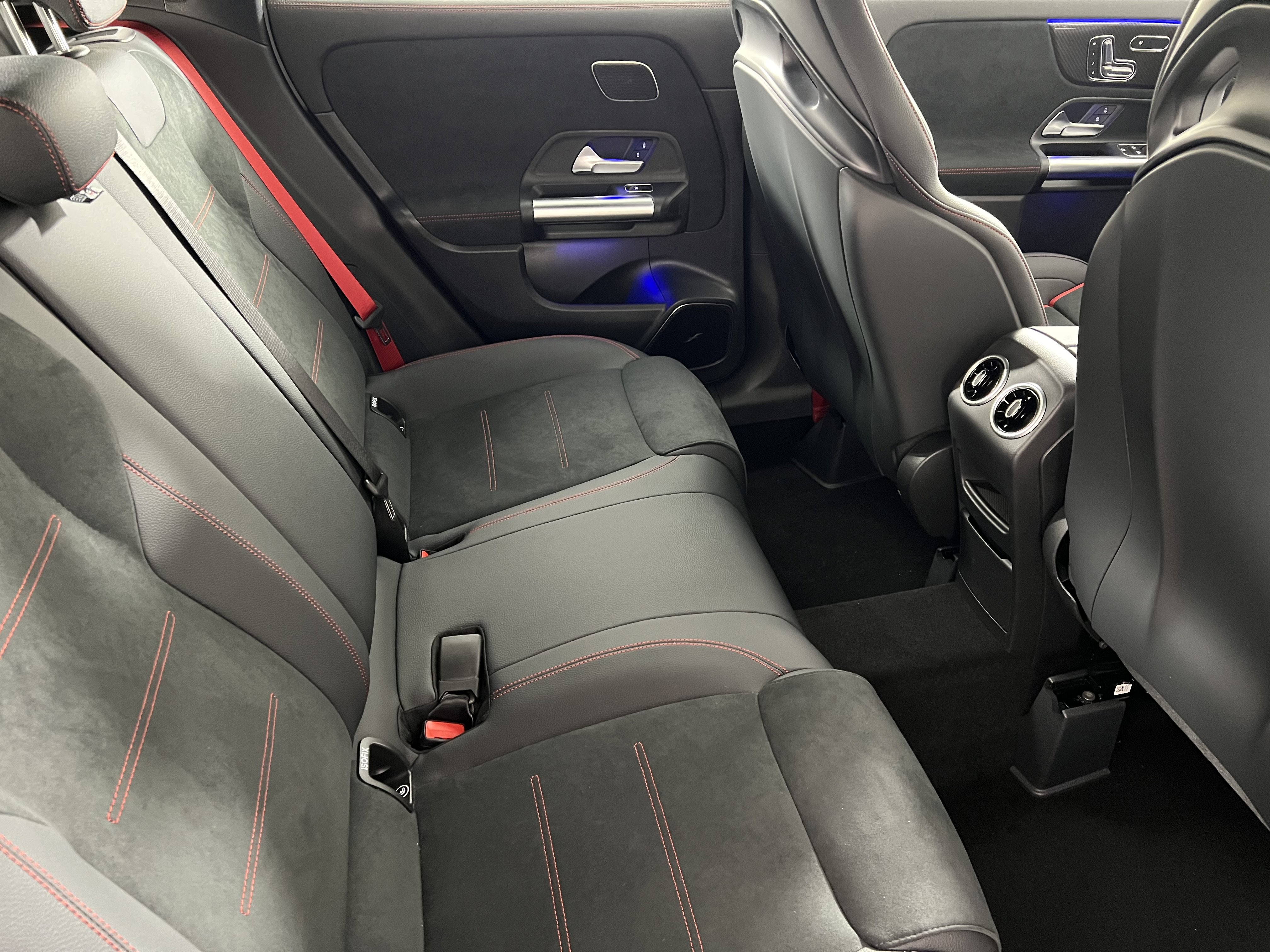 New 2026 Mercedes-Benz GLA 35 AMG 4MATIC image 25