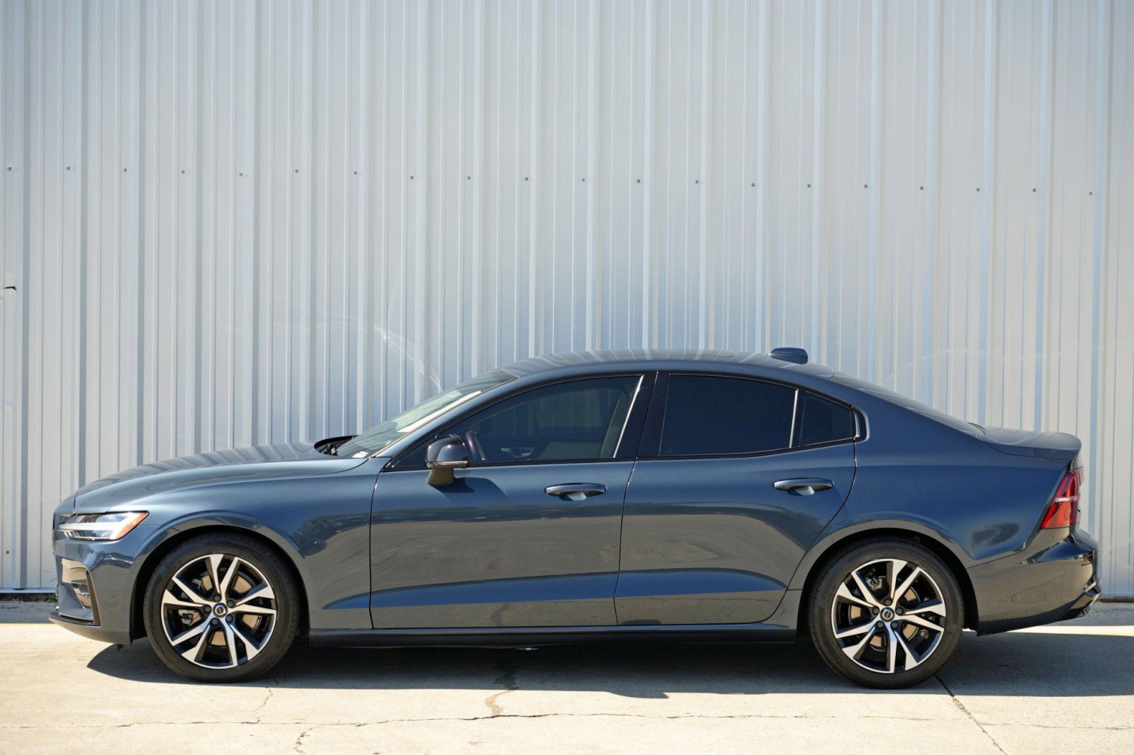 Used 2024 Volvo S60 B5 Core image 46