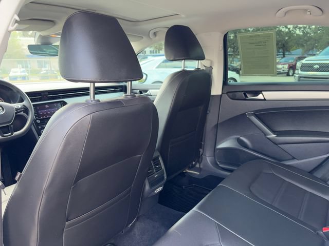 Used 2022 Volkswagen Passat 2.0T SE FWD image 25